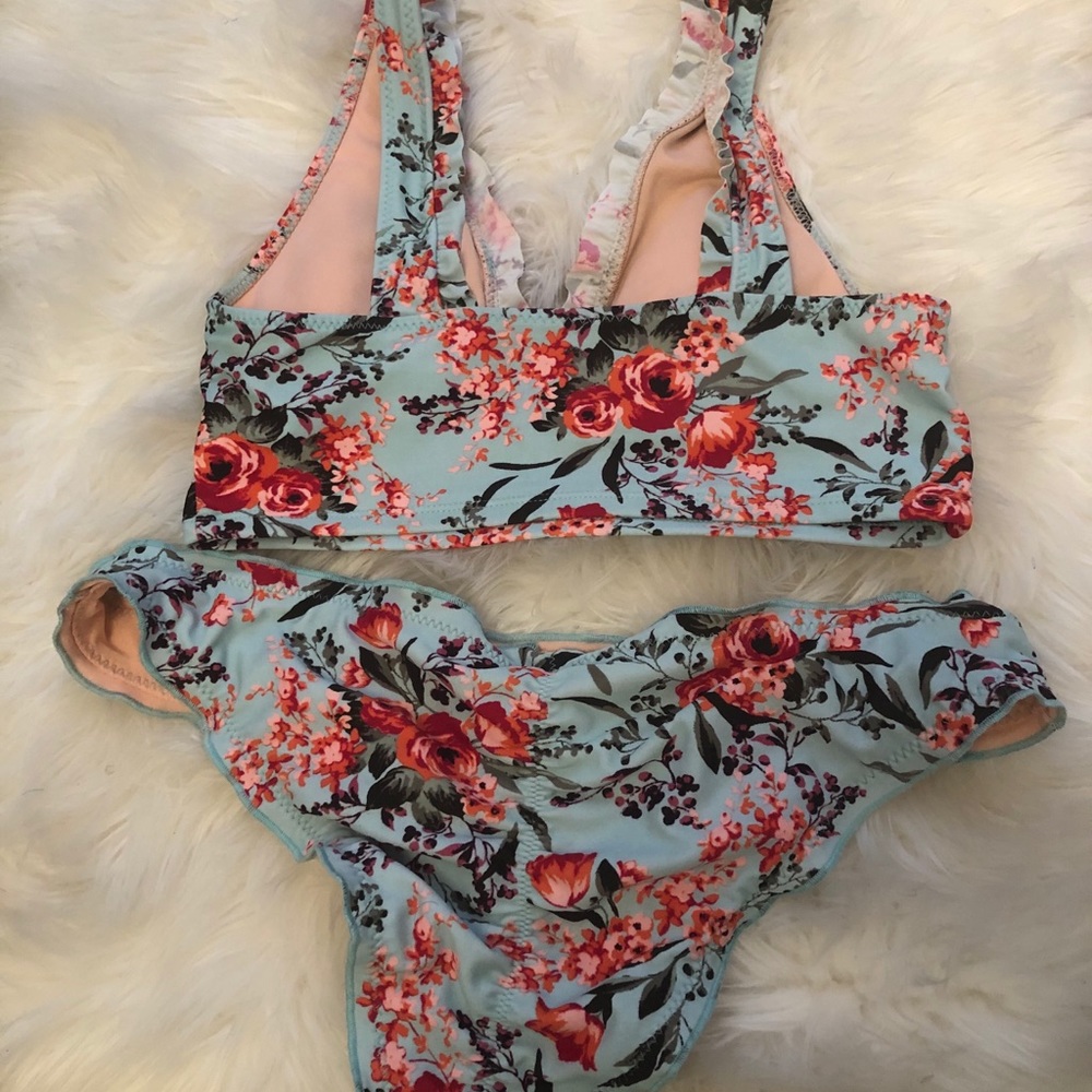 Floral Bikini - Picture 3 of 3
